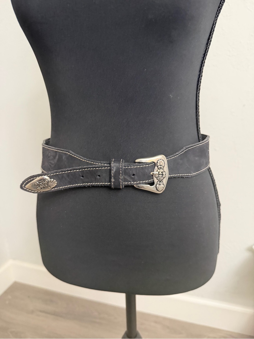 Vintage Express Black Western-Style Leather Belt with Decorative Silver Buckle